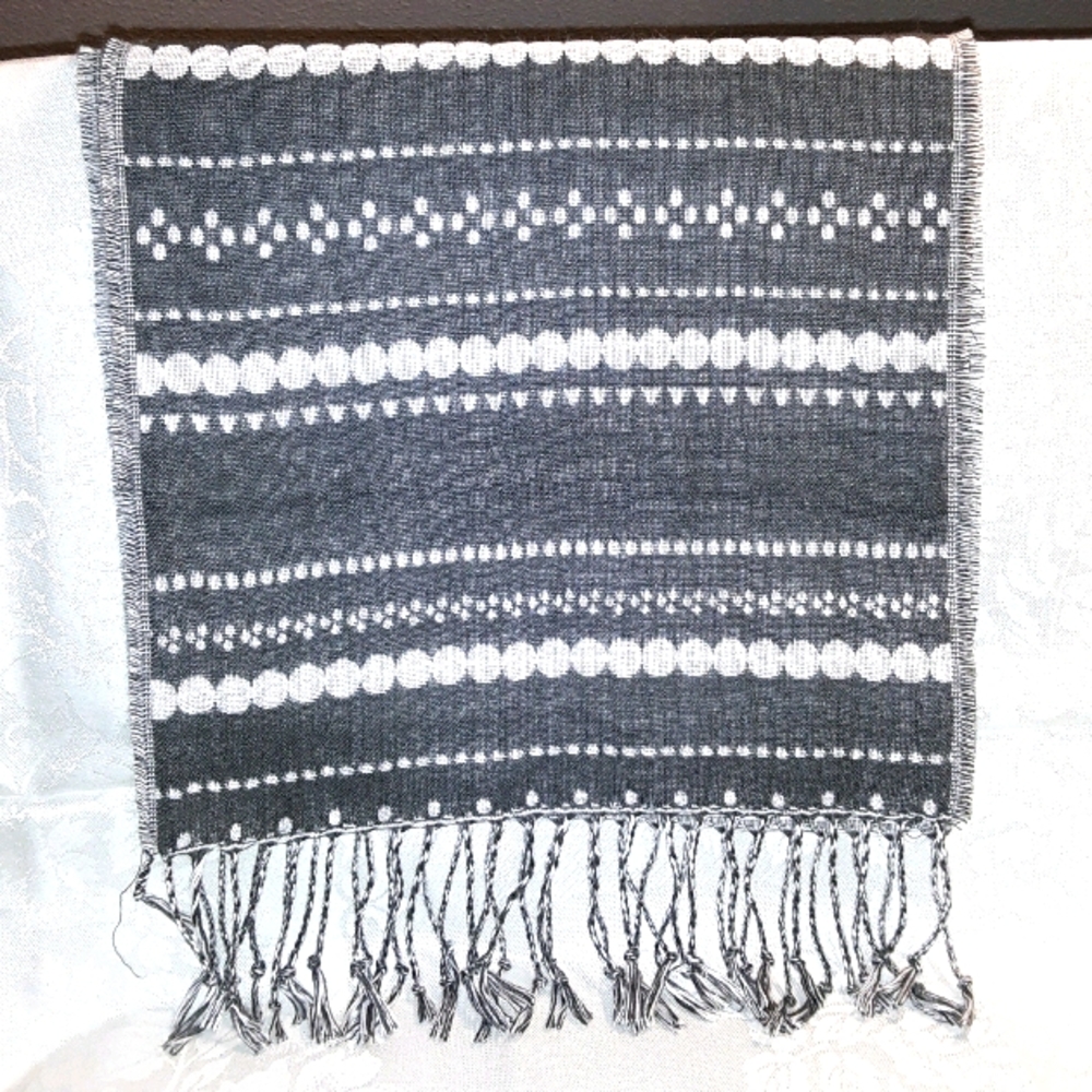 Thirty-One Keepin' Cozy Scarf